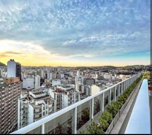 Maria Apê 02 Centro Próx a UFJF - cozinha completa