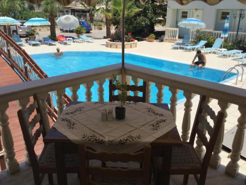 餐廳, 羅勒別墅酒店 (Hotel Villa Basil) in 蒂錫利維