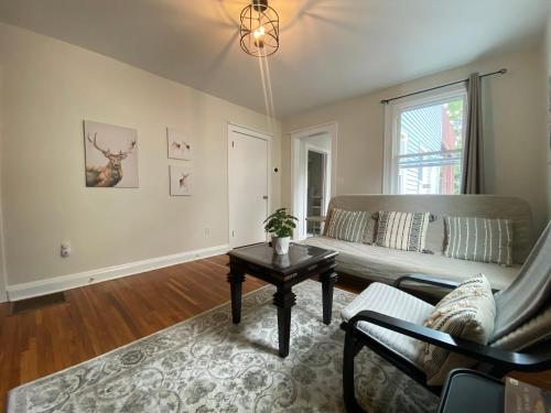 Boston 2bd- Walk to Harvard, MIT, subway Parking in Somerville, USA