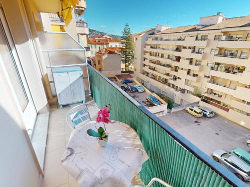 Appartement climatisé avec balcon centre Menton - FR-1-196-345 - image 2