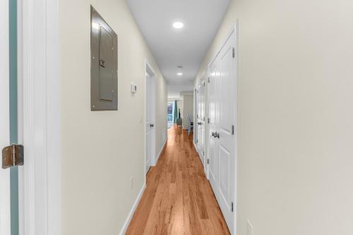 Cozy 3BR Newark Apt with Easy Access to NYC and Seton Hall in Newark, USA