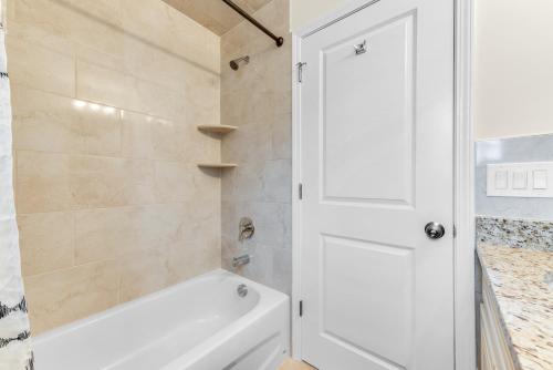 Cozy 3BR Newark Apt with Easy Access to NYC and Seton Hall in Newark, USA
