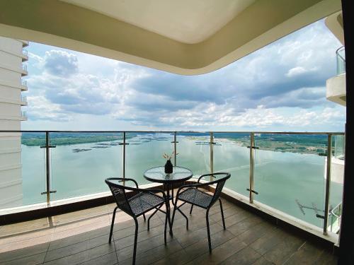 Surrounding environment, Seafront Country Garden Danga Bay by Lions Bay in Danga Bay