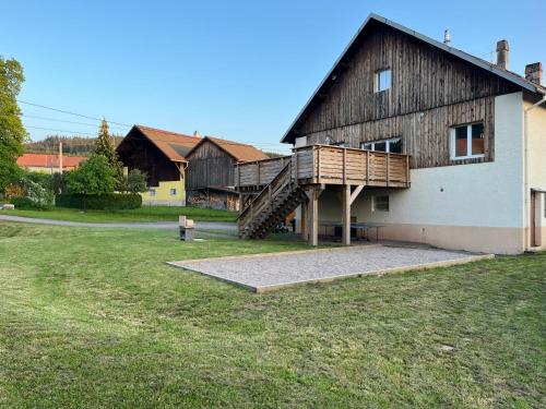 Gîte 14 personnes - 10 minutes de Gerardmer - Jaccuzzi - Location saisonnière - Gerbépal