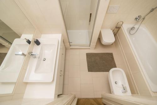 Milosrdnych Apartments - image 9