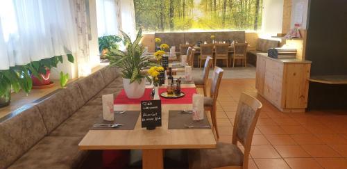 餐廳, Gasthaus - Pension Kärntnerhof (Gasthaus - Pension Karntnerhof) in 濱湖法克