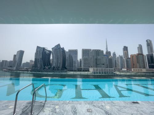 Elegant treat with Burj Khalifa view by Suiteable, Dubai (photo 7)