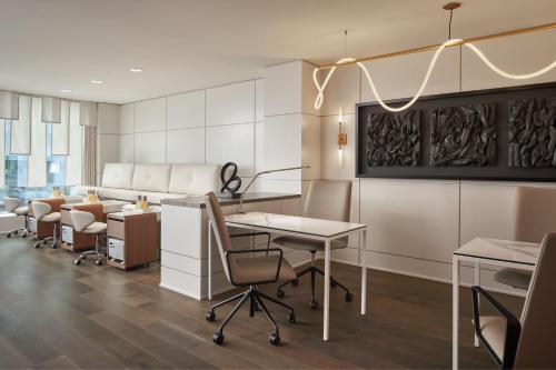 The Ritz-Carlton Charlotte - image 9