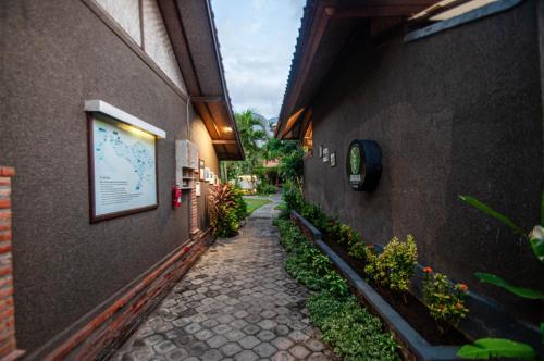 Garden, Kubuku Eco Dive lodge & Yoga in Pemuteran