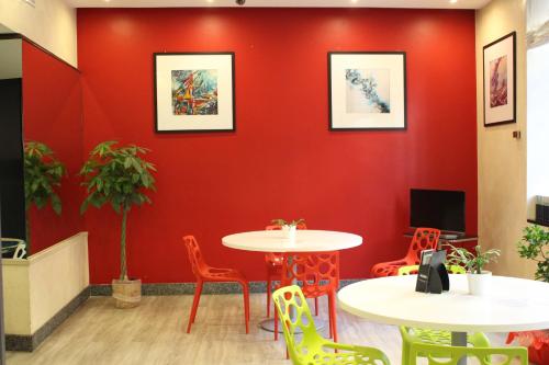 Club Hotel - image 14