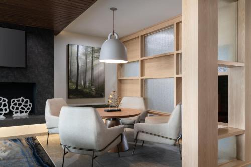 Fairfield by Marriott Inn & Suites Cleveland Tiedeman Road - 로비