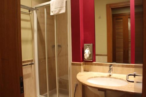 Club Hotel - image 7
