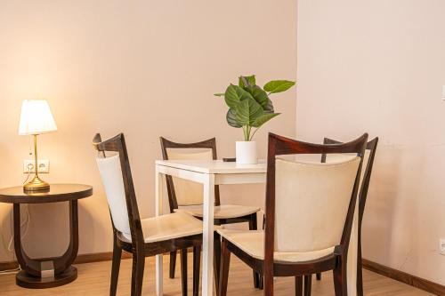 Simple 1BR Studio Escape, Your Relaxing Getaway, Vienna (photo 8)