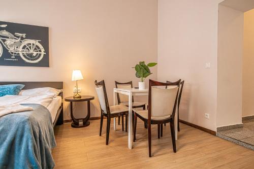 Simple 1BR Studio Escape, Your Relaxing Getaway, Vienna (photo 4)