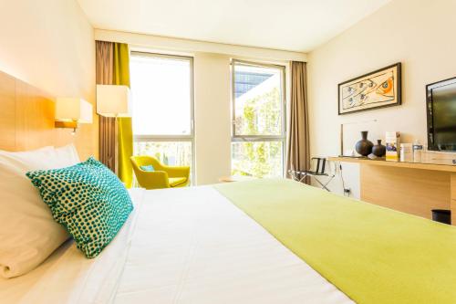 room detail thumbnail 1