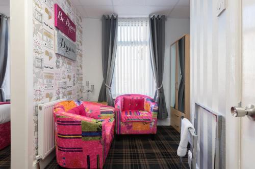 Superior King Room image 4