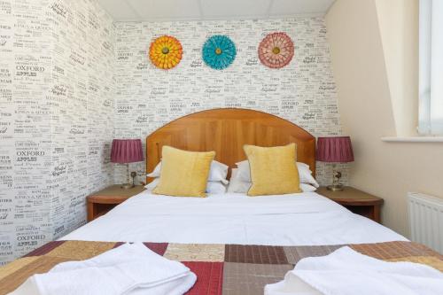 Standard Double Room image 7