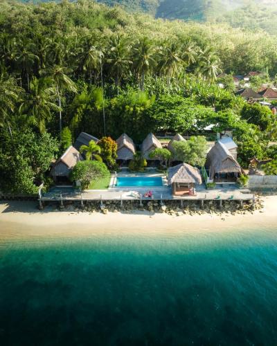 Beach, Krisna Bungalows and Restaurant in Sekotong