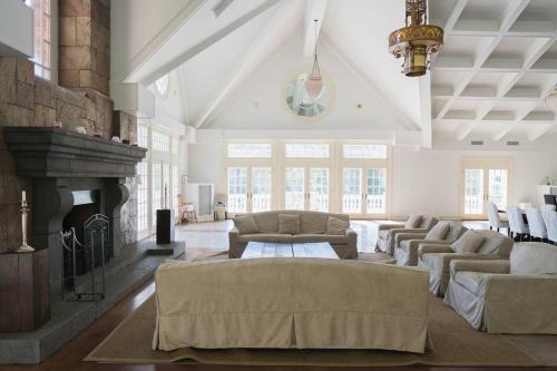 Sunny Ridge - PoshPadsCT Best Town Washington in Washington, USA