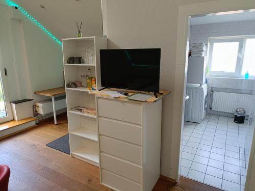 IN VILLA 60 qm APARTMENT max 4 per, 24 std Check-in,free parking, WIFI , TV,, Hannover (fotografie 10)