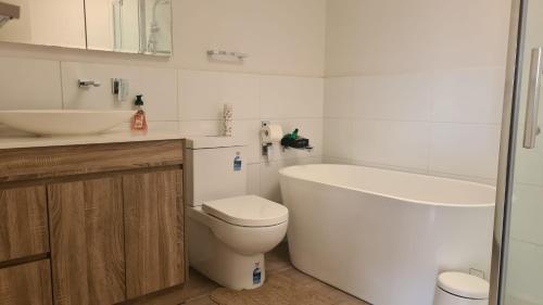 Clayton Living Town House at Monash Doorstep - Clarinda