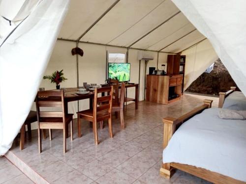 Volcano Tenorio Glamping Ranch - 3 Tents