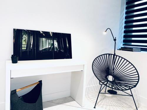 Stylish Central Superior Bedroom in Kolonaki (walking distance to Syntagma), Atene