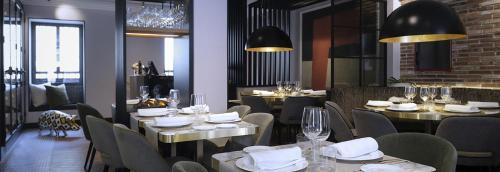Exclusive quietness in the heart of Madrid with Public Parking, Breakfast, 2 bathrooms 5