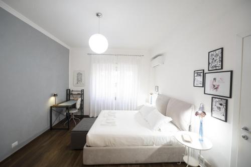 Lovely Design Apartment with Balcony