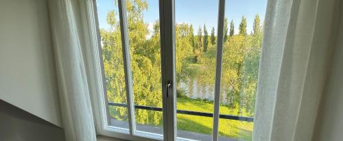 Schönes Dachgeschoss-Apartment mit Mainblick