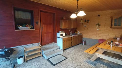 Iekārtas, Chata v Lískách (Chata v Liskach) in Všelibice