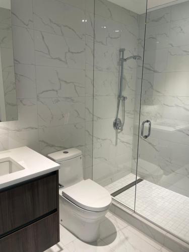 BrandNew Penthouse furnished with Versace 頂級閣樓公寓 in Richmond, Canada
