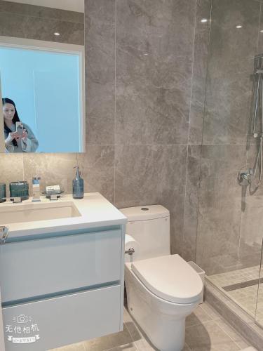 BrandNew Penthouse furnished with Versace 頂級閣樓公寓 in Richmond, Canada