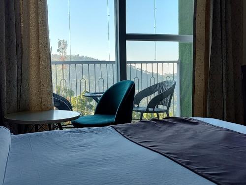Standard King Room image 10