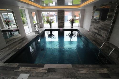 Jaw Dropping House with Private Indoor Pool and Hot Tub