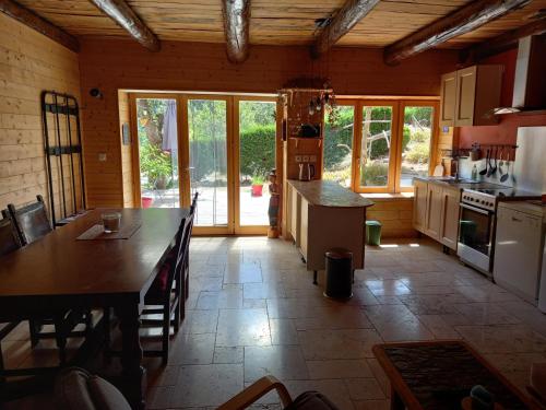 Konyha, Eco Gîte du Mandala à Prads (Eco Gite du Mandala a Prads) in Prads-Haute-Bleone