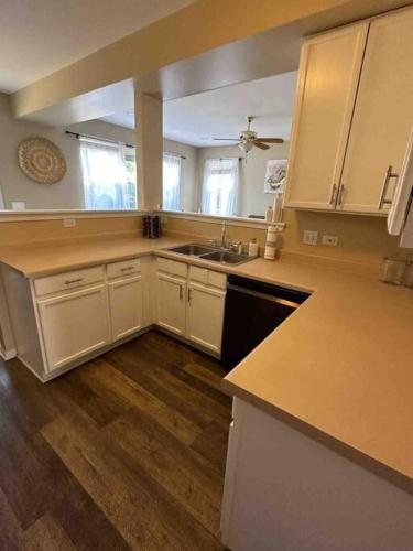 Family home on fescue in Aurora, USA