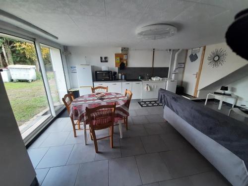 ห้องครัว, studio 2 personnes in ลุกเซย-เล-แบ็ง