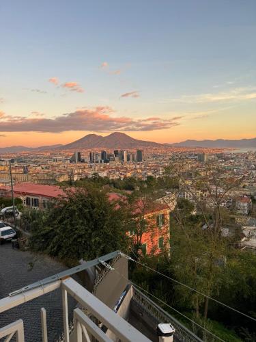 Nanà Home, Neapol