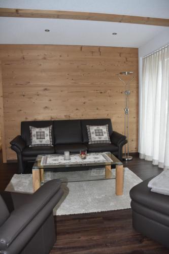 FERIENWOHNUNGEN Chalet Hohturnen - image 2