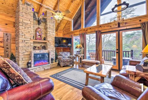 The Moose Cove Hideaway on the Lake near Forbidden Caverns