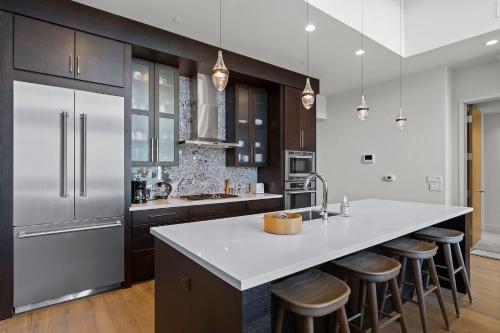 Appreciate this exclusive private penthouse located on Lake Tahoe detail