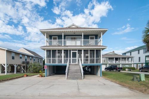 Pinch Me Paradise Charming 5 Bedroom Retreat in Pawleys Island