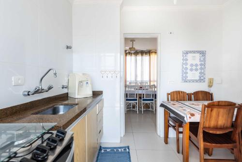 ห้องครัว, Cobertura em Enseada: 10 min da praia/Wi-Fi/TV in เอนเซียดา