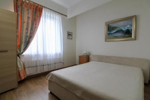 Great Amber Apartment - image 10