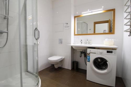 Great Amber Apartment - image 8