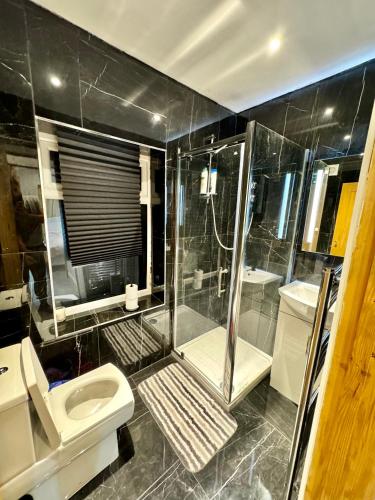 1 bed with kitchenette and bathroom in 考利