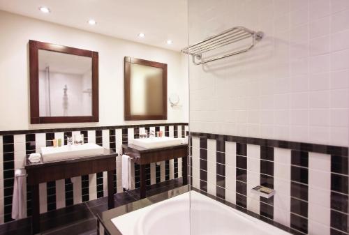 room detail thumbnail 2