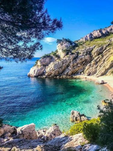 Studio-Valentine climatisee avec piscine chauffee in Saint-Marcel