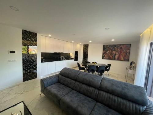 Chez Alexandre - Magnifique Appartement - Ponte de Lima - Wifi Gratuit - Parking Gratuite in Feitosa